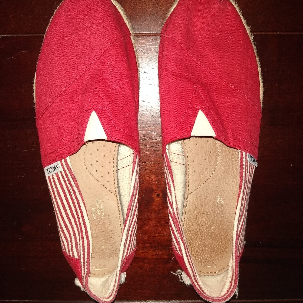 Red nautical Toms